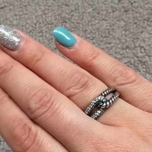 Crossed Ring